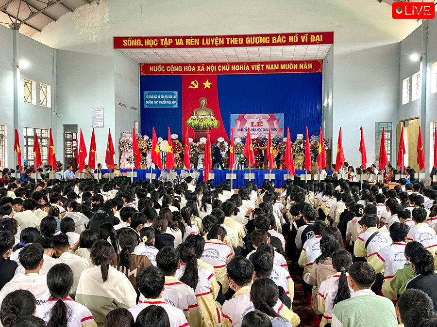 Quang cảnh lễ khai giảng tại Trường THPT Nguyễn Thái Học (huyện Chư Pưh). Ảnh: Lam Nguyên Quang cảnh lễ khai giảng tại Trường THPT Nguyễn Thái Học (huyện Chư Pưh). Ảnh: Lam Nguyên