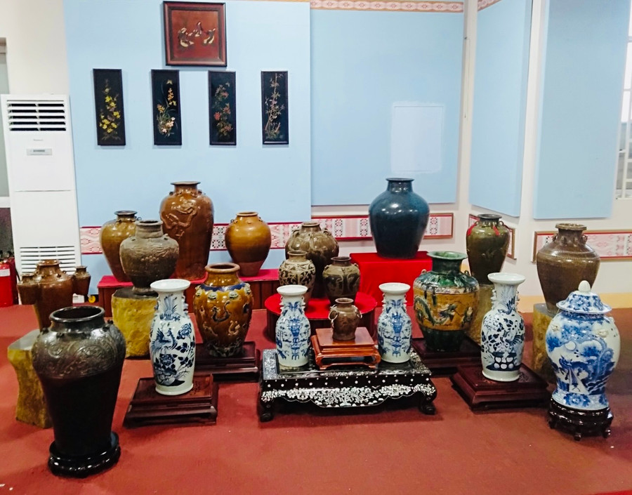 Một bộ sưu tập gốm cổ được trưng bày tại Bảo tàng tỉnh Gia Lai. Ảnh: Lam Nguyên
