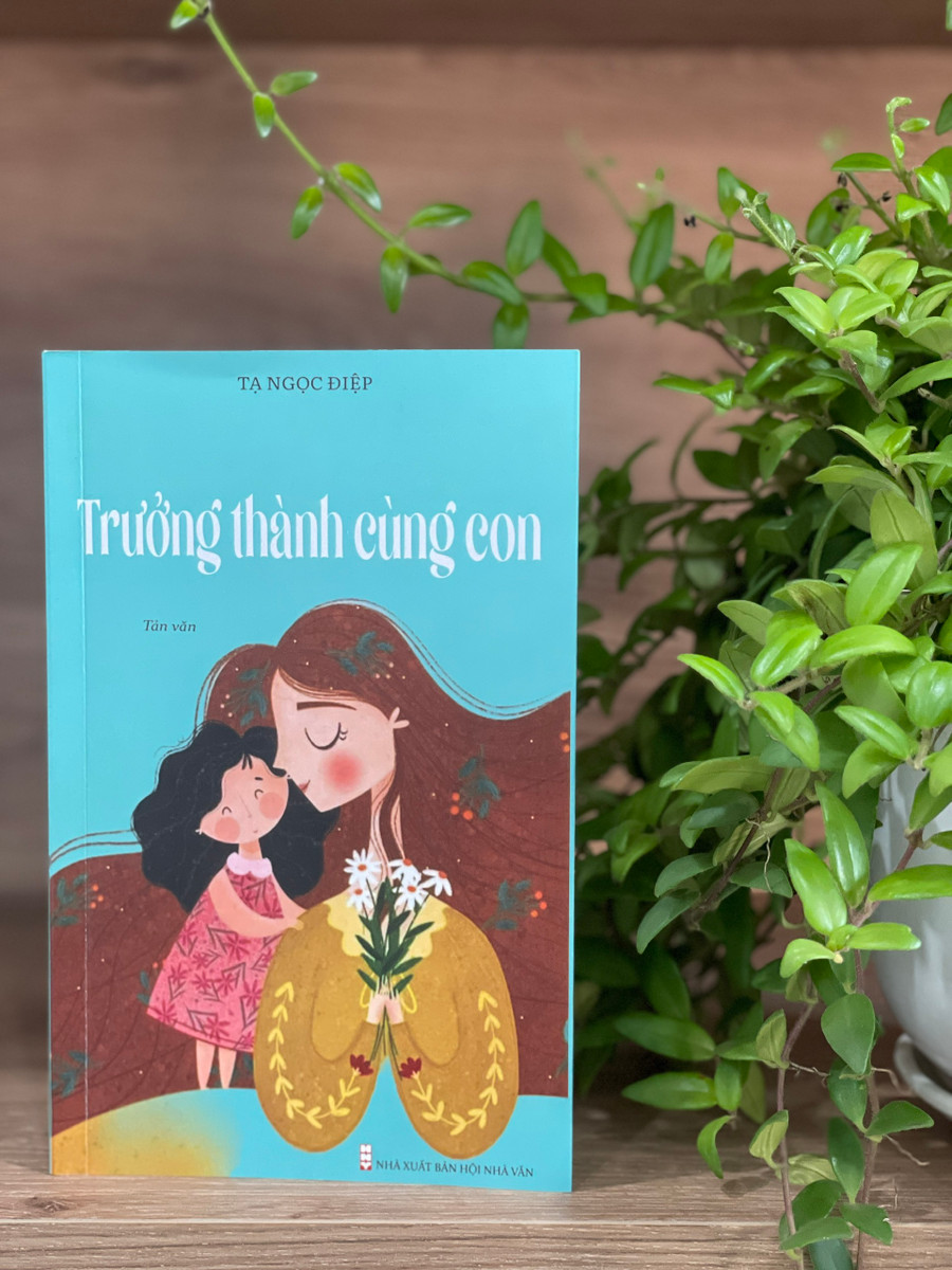 Tập sách vừa ra mắt của tác giả Tạ Ngọc Điệp. Ảnh: Lam Nguyên