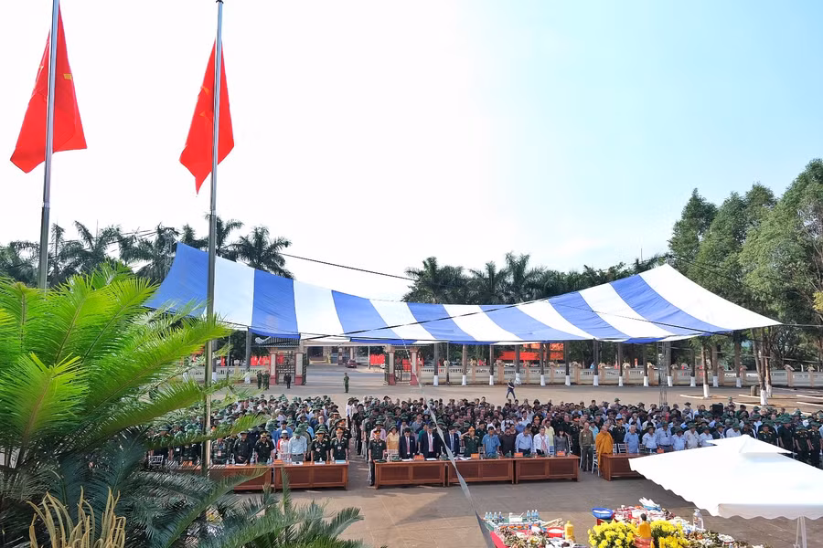 Quang cảnh lễ cầu siêu. Ảnh: Hoàng Ngọc