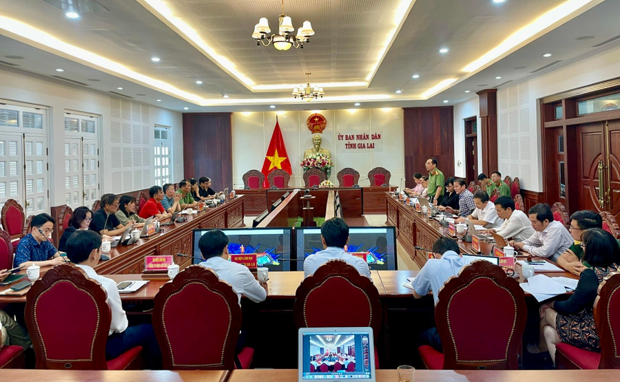 Quang cảnh buổi làm việc. Ảnh: Lam Nguyên Quang cảnh buổi làm việc. Ảnh: Lam Nguyên