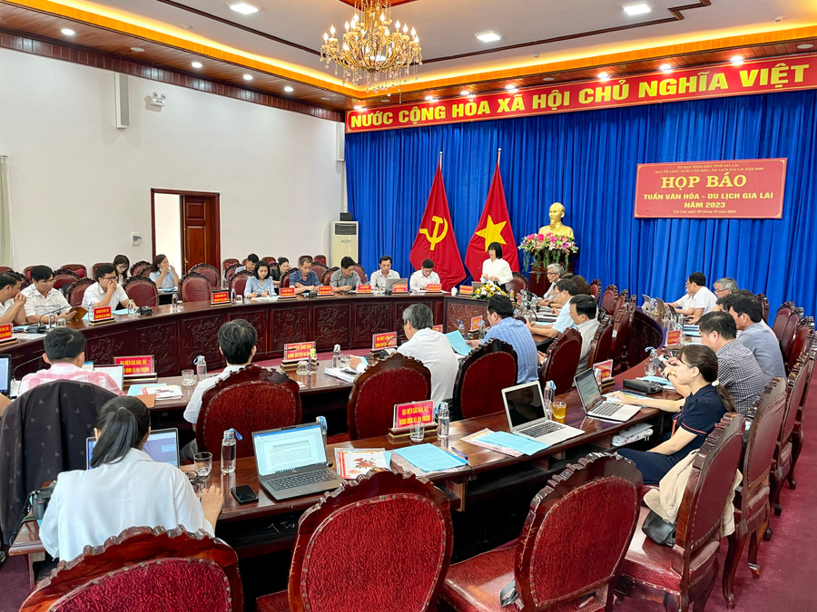 Quang cảnh buổi họp báo. Ảnh: Lam Nguyên