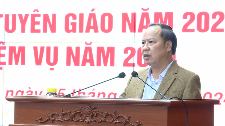 Phó Bí thư Thường trực Tỉnh ủy Châu Ngọc Tuấn phát biểu tại hội nghị. Ảnh: Lam Nguyên