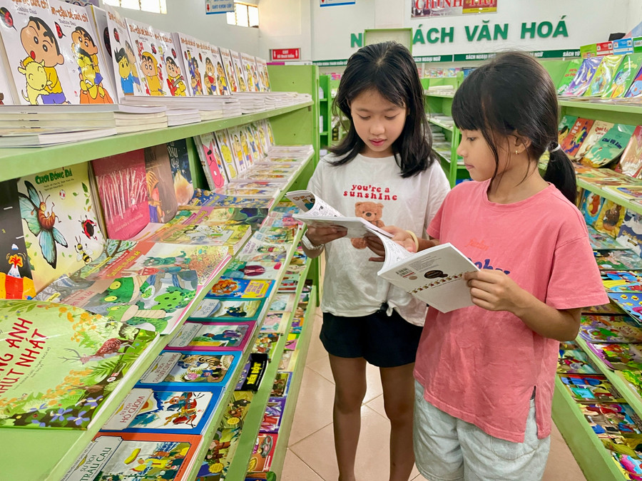 Ngày sách và Văn hóa đọc Việt Nam nhằm khuyến khích và phát triển phong trào đọc sách trong cộng đồng, góp phần xây dựng xã hội học tập. Ảnh: Lam Nguyên