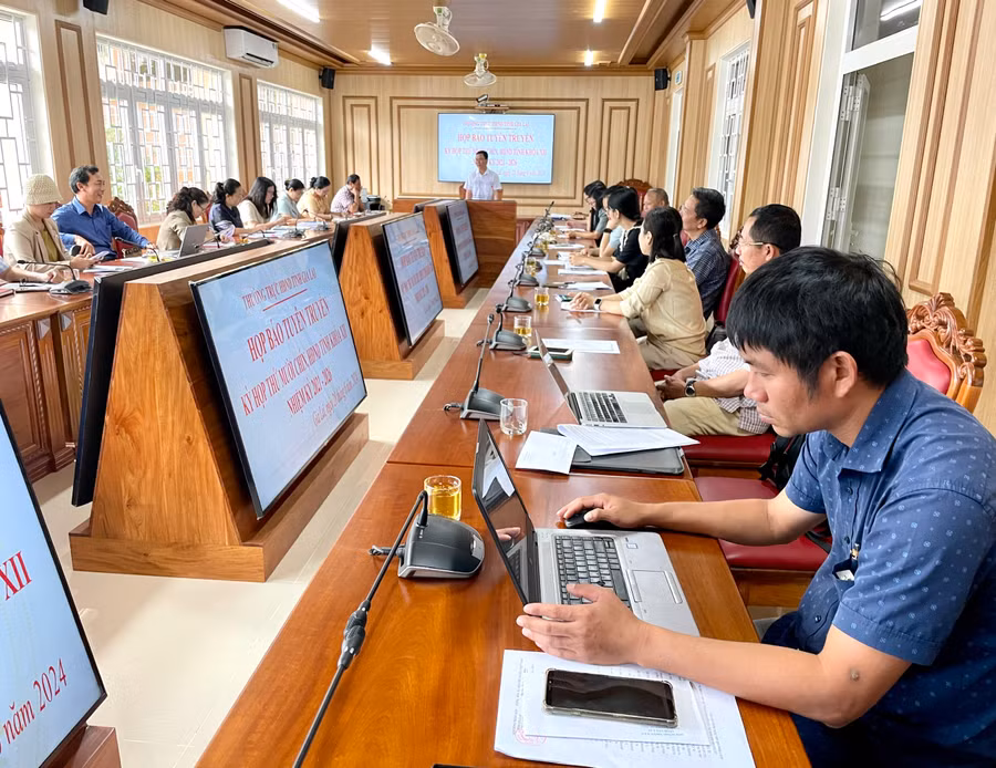 Quang cảnh buổi họp báo tuyên truyền kỳ họp thứ 19, HĐND tỉnh khóa XII, nhiệm kỳ 2021-2026. Ảnh: Lam Nguyên