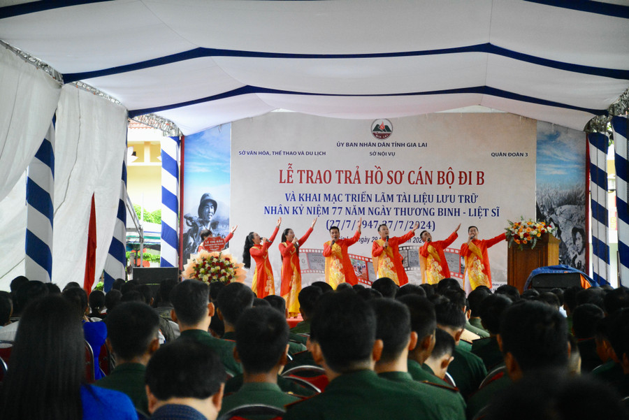 Quang cảnh buổi lễ. Ảnh: Lam Nguyên Quang cảnh buổi lễ. Ảnh: Lam Nguyên