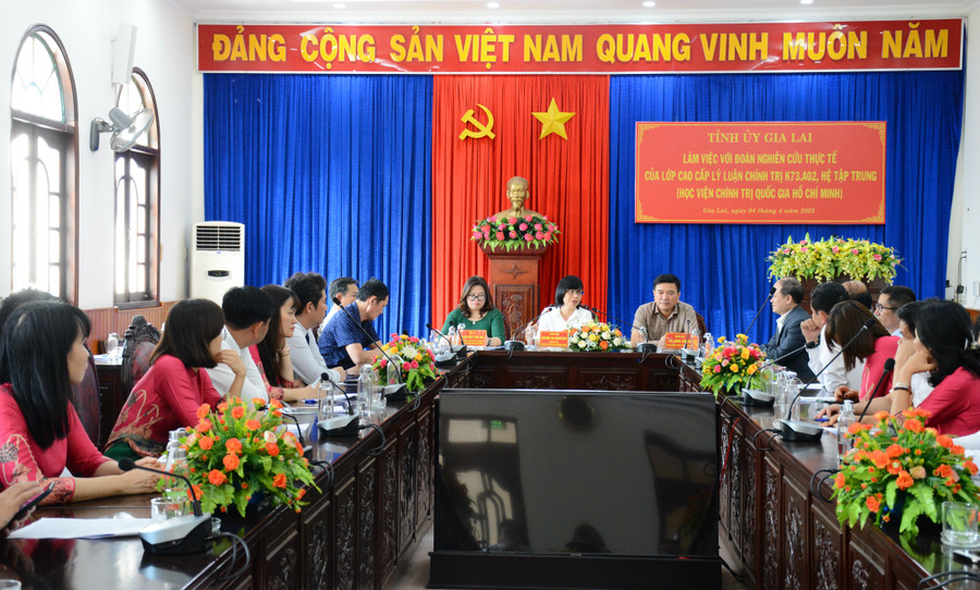 Quang cảnh buổi làm việc. Ảnh: Lam Nguyên