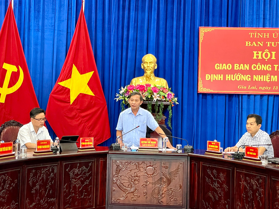 Trưởng ban Tuyên giáo Tỉnh ủy Huỳnh Thế Mạnh phát biểu kết luận hội nghị. Ảnh: Lam Nguyên Trưởng ban Tuyên giáo Tỉnh ủy Huỳnh Thế Mạnh phát biểu kết luận hội nghị. Ảnh: Lam Nguyên