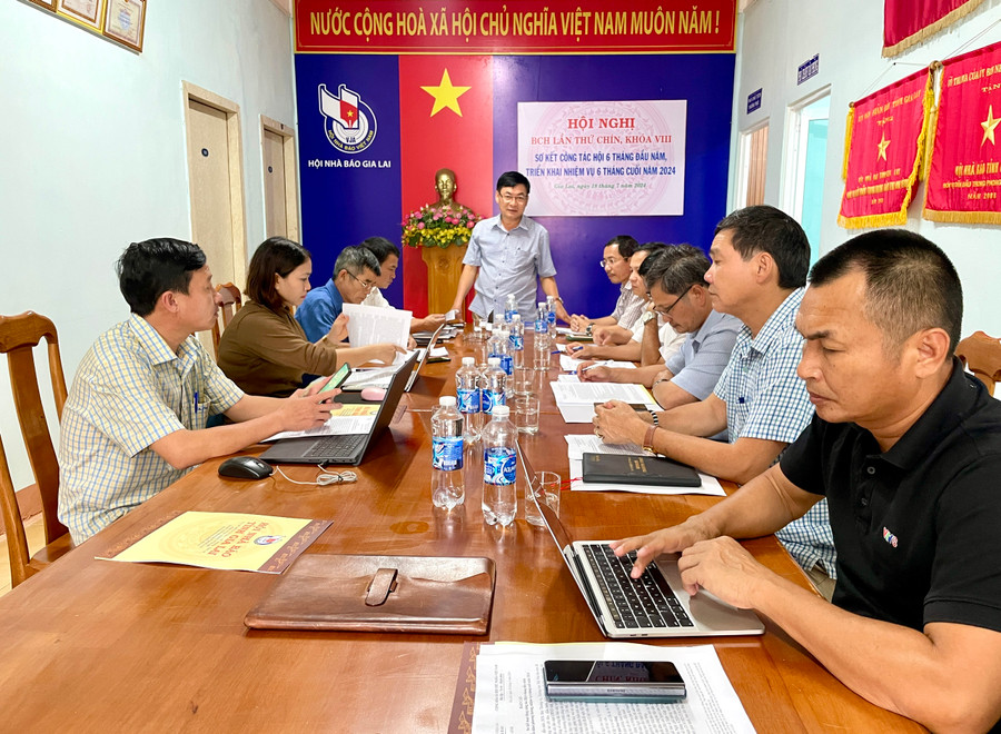 Quang cảnh hội nghị Ban Chấp hành lần thứ 9, khóa VIII của Hội Nhà báo tỉnh. Ảnh: Lam Nguyên