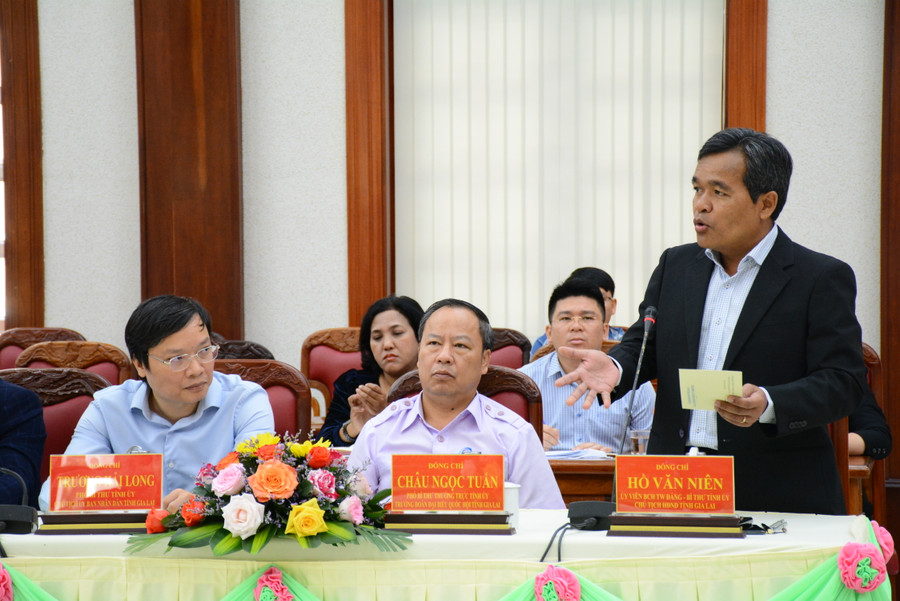 Bí thư Tỉnh ủy Hồ Văn Niên phát biểu chỉ đạo tại buổi tọa đàm. Ảnh: Lam Nguyên