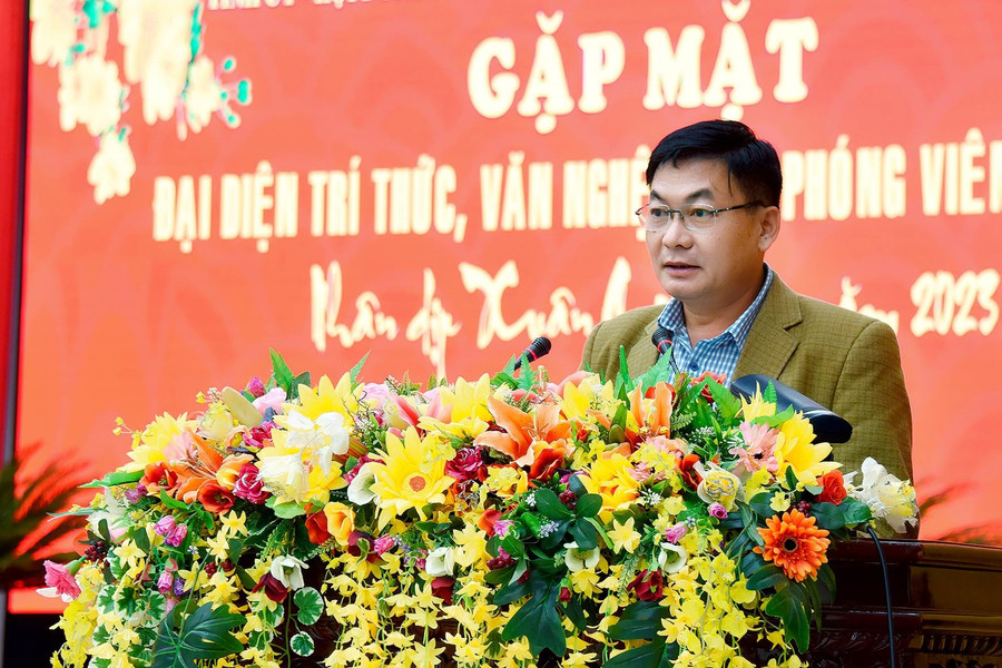 Nhà báo Huỳnh Kiên-Tổng Biên tập Báo Gia Lai, Chủ tịch Hội Nhà báo tỉnh phát biểu tại buổi gặp mặt. Ảnh: Đức Thụy Nhà báo Huỳnh Kiên-Tổng Biên tập Báo Gia Lai, Chủ tịch Hội Nhà báo tỉnh phát biểu tại buổi gặp mặt. Ảnh: Đức Thụy