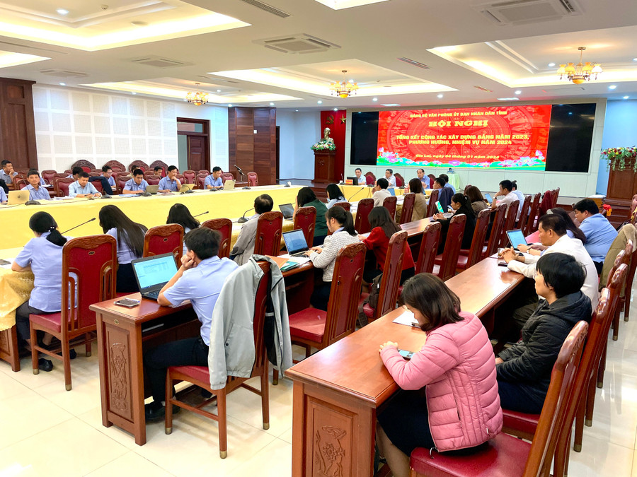 Quang cảnh hội nghị tổng kết công tác xây dựng Đảng của Đảng bộ Văn phòng UBND tỉnh. Ảnh: Lam Nguyên