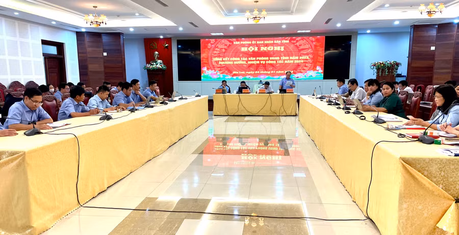 Năm qua, Văn phòng UBND tỉnh đã góp phần nâng cao hiệu lực, hiệu quả công tác lãnh đạo, chỉ đạo, điều hành của UBND tỉnh, Chủ tịch UBND tỉnh. Ảnh: Lam Nguyên