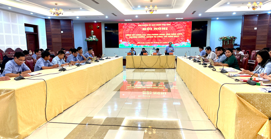 Năm qua, Văn phòng UBND tỉnh đã góp phần nâng cao hiệu lực, hiệu quả công tác lãnh đạo, chỉ đạo, điều hành của UBND tỉnh, Chủ tịch UBND tỉnh. Ảnh: Lam Nguyên