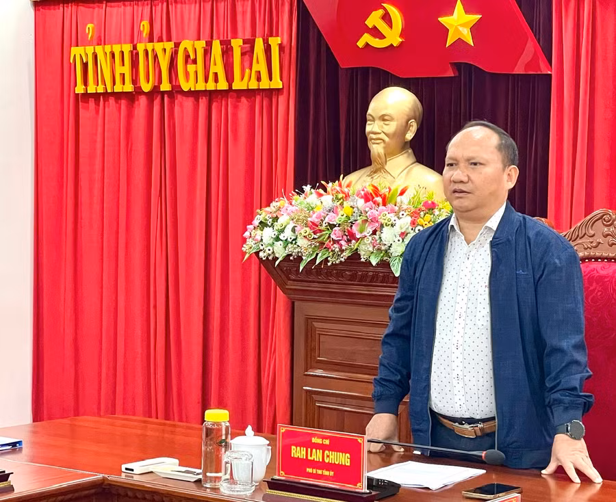 Phó Bí thư Tỉnh ủy Rah Lan Chung phát biểu kết luận hội nghị. Ảnh: Lam Nguyên