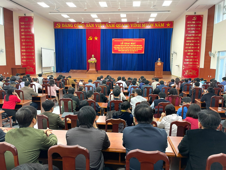 Quang cảnh lễ khai mạc kỳ thi. Ảnh: Lam Nguyên Quang cảnh lễ khai mạc kỳ thi. Ảnh: Lam Nguyên