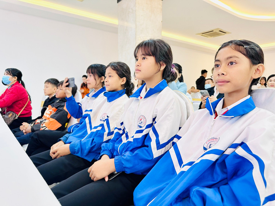 Các em học sinh tham gia lễ phát động. Ảnh: Như Nguyện z6653542497575-05ecce3bb5e96850af027b2d8902635c.jpg