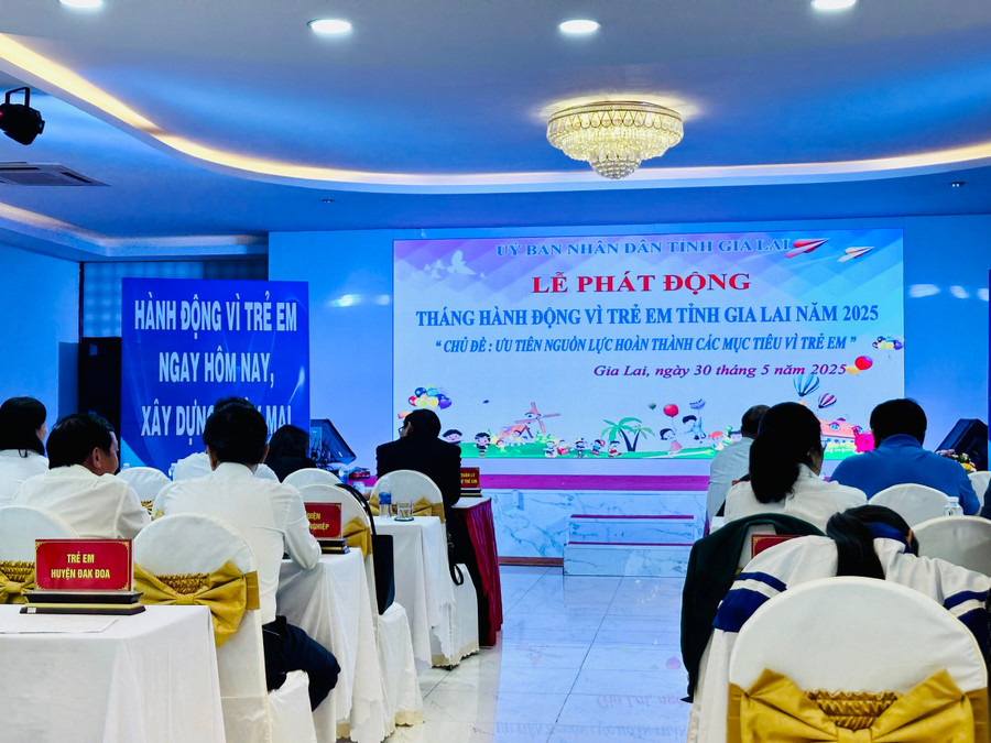 Quang cảnh lễ phát động Tháng hành động vì trẻ em. Ảnh: Như Nguyện z6653567982516-bd4aeca27cc450e54652811bcd394d34.jpg