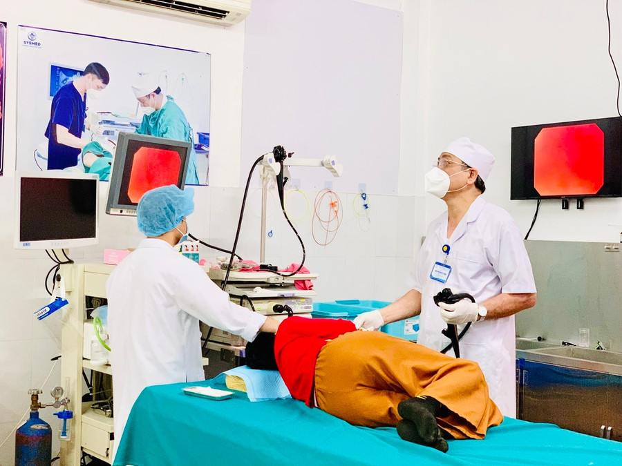 Phòng khám có đội ngũ y, bác sĩ có chuyên môn, kinh nghiệm; cơ sở vật chất khang trang và được trang bị hệ thống máy móc y tế hiện đại đáp ứng nhu cầu khám chữa bệnh ngày càng cao cho người dân. Ảnh: Như Ý z6038745375067-ae328fb220ea5d9331360b081b2b828a.jpg