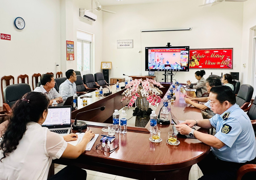 Sáng 23-5, Bộ Y tế tổ chức hội nghị trực tuyến toàn quốc đánh giá tiến độ triển khai thực hiện công tác phòng-chống buôn lậu, gian lận thương mại, hàng giả trong lĩnh vực y tế. Ảnh: Như Nguyện z6630394475010-f04267d6d1e7031b3b3d682501b576bb.jpg