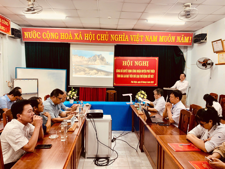 Quang cảnh hội nghị. Ảnh: Hồng Quý z6651057689224-ed996f7bfaddd7a434607faccc77e55e.jpg