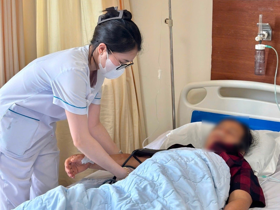 Hiện ông N.N.H đã tỉnh và tiếp tục được chăm sóc, điều trị tại Bệnh viện Đại học Y dược-Hoàng Anh Gia Lai. Ảnh: ĐVCC z6866308409228-fbc86028d4de23b0c64f0fdbfc801b42.jpg