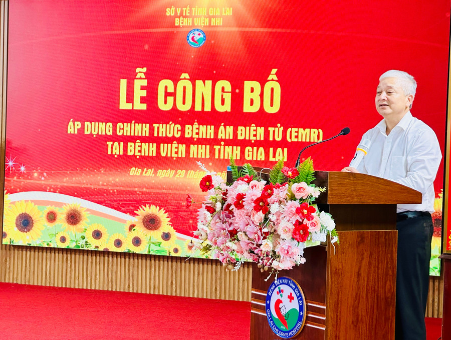 Giám đốc Sở Y tế Lê Quang Hùng phát biểu tại buổi lễ. Ảnh: Như Nguyện z6957990077276-13adf0cec4481f3c8ea069ec5e8e7cf0.jpg