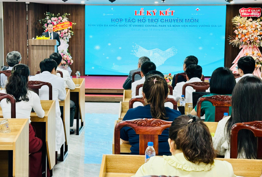 Quang cảnh lễ ký kết. Ảnh: Như Nguyện z6919292357945-478f6a324158fbcab2c6b05e8b9f55fc.jpg
