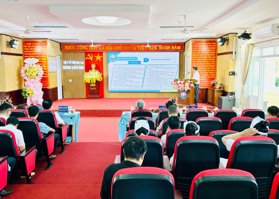Quang cảnh lễ công bố áp dụng chính thức bệnh án điện tử tại Bệnh viện Nhi tỉnh Gia Lai. Ảnh: Như Nguyện z6957990041057-ee3ad9ba2d84f895762226534fd1e53f.jpg