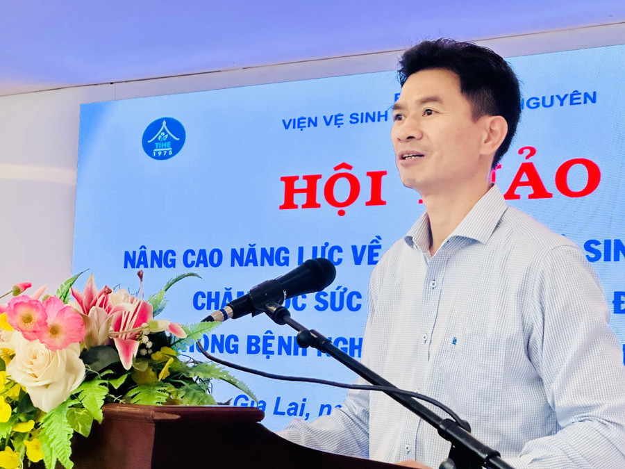 Tiến sĩ Bùi Khánh Toàn-Phó Viện trưởng Viện Vệ sinh dịch tễ Tây Nguyên phát biểu tại hội thảo. Ảnh: Như Nguyện z6674186638237-714c769c3f47e61ce8d72c271d9629fd.jpg