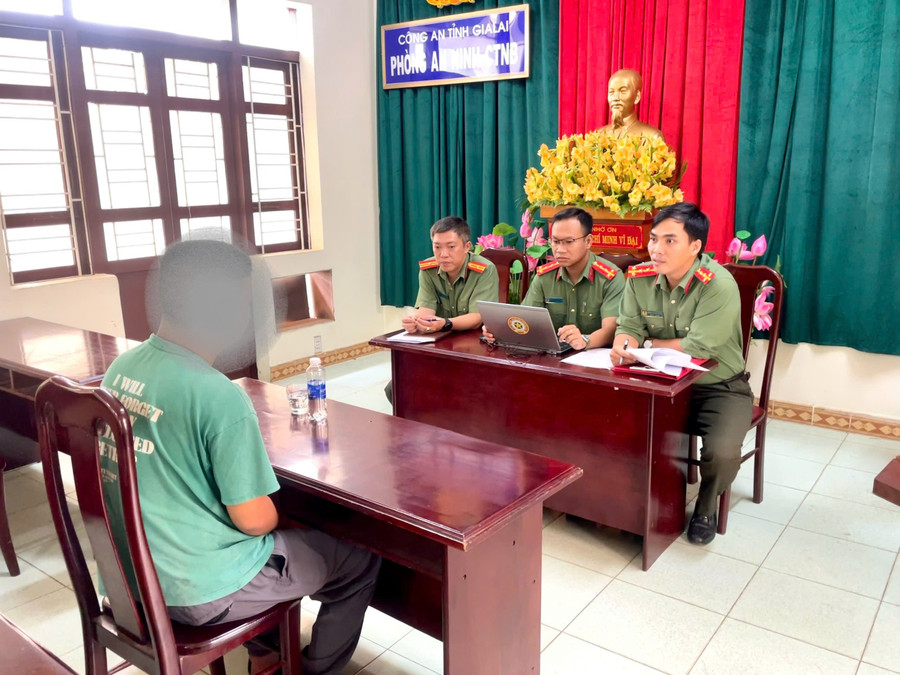 Cơ quan Công an làm việc với N.Đ.V. Ảnh ĐVCC z6732924012478-8abb0abd515624e37e7f52c27bff19df.jpg