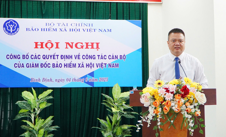Giám đốc BHXH khu vực XXIII Vũ Mạnh Chữ phát biểu nhận nhiệm vụ. Ảnh: ĐVCC z6671807700816-34f3403aa252a54b38c1d0ee239606de.jpg