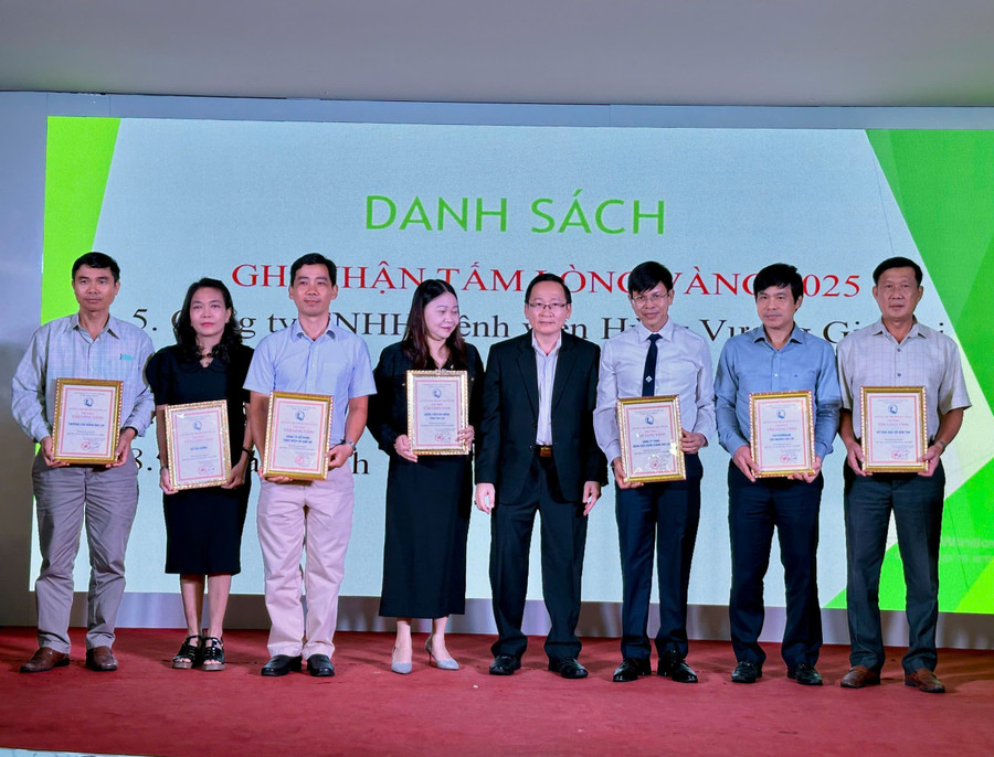 Thời gian qua, các tổ chức, cá nhân đã chung tay đóng góp Quỹ Bảo trợ trẻ em tỉnh Gia Lai để giúp đỡ, hỗ trợ trẻ em nhất là trẻ em nghèo khó khăn, yếu thế có thêm điều kiện vươn lên. Ảnh: Như Nguyện z6653647434769-94c7bf7a98bdb6625a5ae77d92d37837.jpg