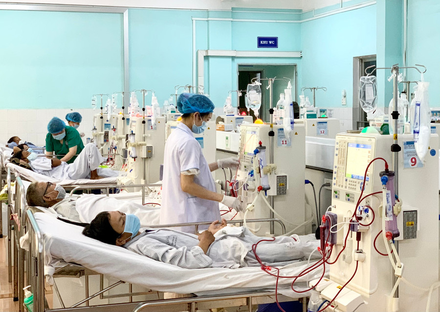 Bệnh nhân chạy thận nhân tạo tại Bệnh viện đa khoa Gia Lai. Ảnh: Như Nguyện benh-vien-da-khoa-gia-lai-hien-co-200-benh-nhan-dang-chay-than-nhan-tao-hau-het-deu-la-nguoi-ngheo-kho-khan-anh-nhu-nguyen.jpg