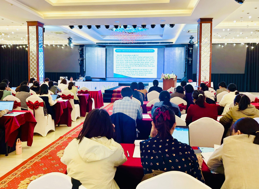 Quang cảnh lớp tập huấn ngày 10-9. Ảnh: Như Nguyện z6995538219716-b4957641e83098306925829de27171fd.jpg