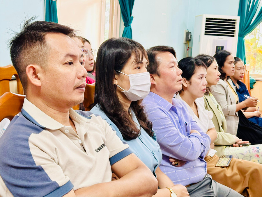 Lớp tập huấn Ứng dụng ChatGPT trong y khoa thu hút trên 100 y-bác sĩ tham gia. Ảnh: Như Nguyện z6983125049346-fb28f821c3f3a868c02620d606575a4c.jpg