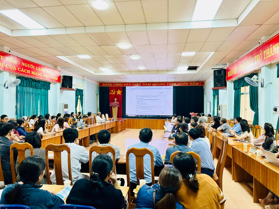 Quang cảnh lớp tập huấn. Ảnh: Như Nguyện z6983125026096-eb7fbbba6b34eeb924baf1cb54f5ffc5-1.jpg