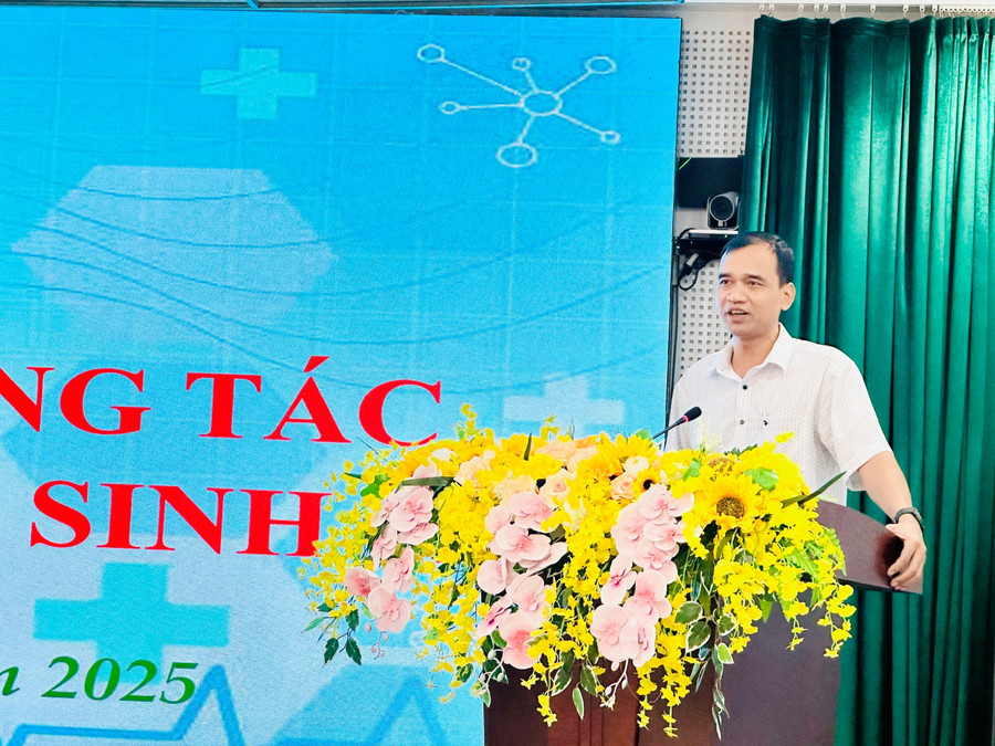 Phó Giám đốc Sở Y tế Đinh Hà Nam phát biểu tại hội thảo. Ảnh: Như Nguyện z7048346880809-10bc33cd96ec1e66615d950edf6ad1de.jpg