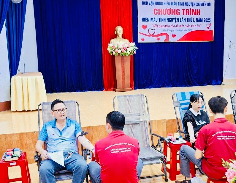 Chương trình hiến máu tại xã Biển Hồ thu được 150 đơn vị máu an toàn. Ảnh: CTV z7059210021054-12f651d197076f7307d0a64ad8bc5833.jpg