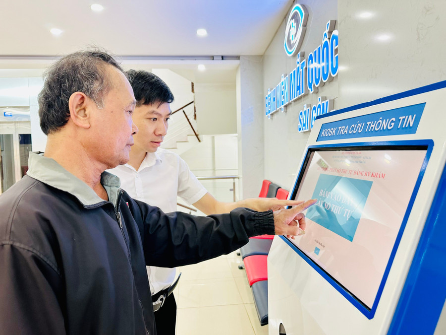 Việc triển khai bệnh án điện tử góp phần nâng cao chất lượng khám-chữa bệnh và mang đến dịch vụ y tế chuyên nghiệp, hiện đại, an toàn. Ảnh: Như Nguyện z7036756326921-a0e85422292750cca5d649e955812df6.jpg