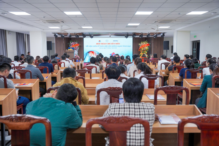 Quang cảnh hội thảo. Ảnh: ĐVCC mvu01231.jpg