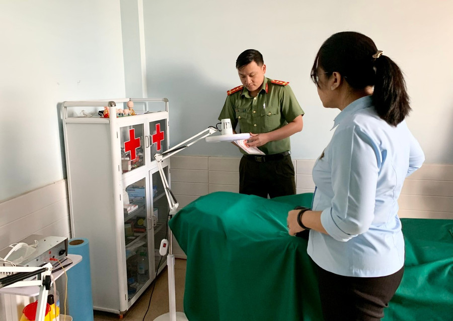 UBND tỉnh Gia Lai chỉ đạo tăng cường kiểm tra công tác hành nghề lĩnh vực y, dược cổ truyền trên địa bàn tỉnh. Ảnh: Như Nguyện qua-cac-dot-thanh-tra-kiem-tra-cua-cac-co-quan-co-tham-quyen-thi-con-mot-so-co-so-kham-benh-chua-benh-tu-nhan-dac-biet-la-cac-phong-kham-tu-nhan-con-vi-pham-cac-quy-dinh-ve-phap-luat-kham-benh-chua-benh-anh-nhu-nguyen.jpg