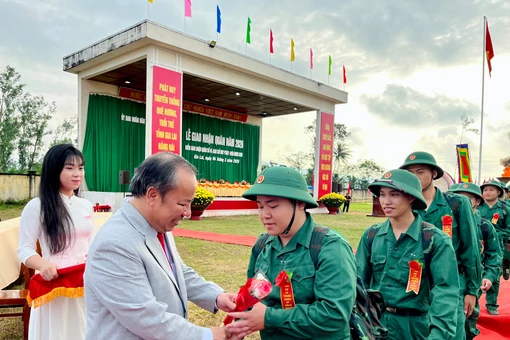 Phó Bí thư Tỉnh ủy Châu Ngọc Tuấn nhấn mạnh tinh thần sẵn sàng lên đường nhập ngũ của các thanh niên