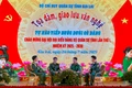 Các cán bộ, chiến sĩ tham gia tọa đàm, giao lưu tại chương trình