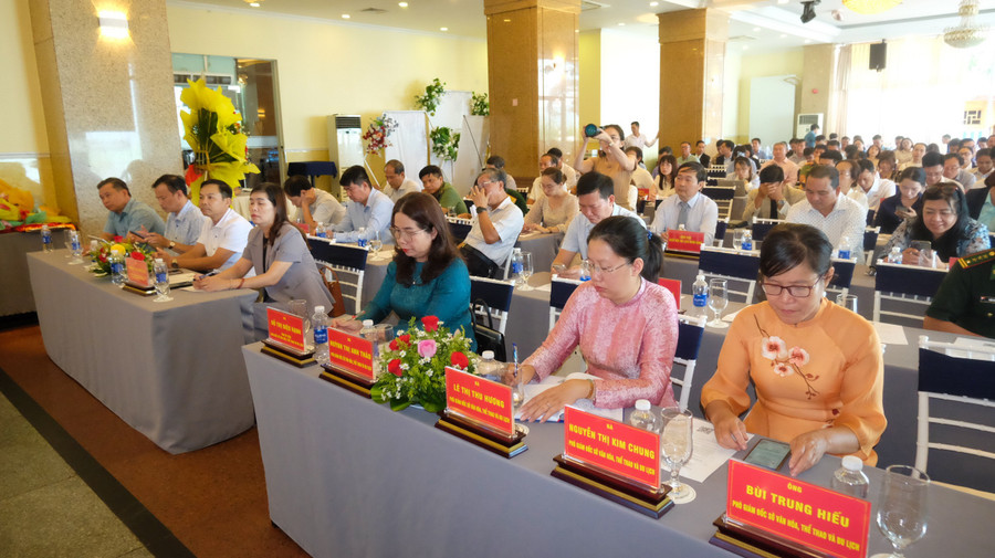 Các đại biểu dự buổi gặp mặt. Ảnh: Đoan Ngọc 4.jpg