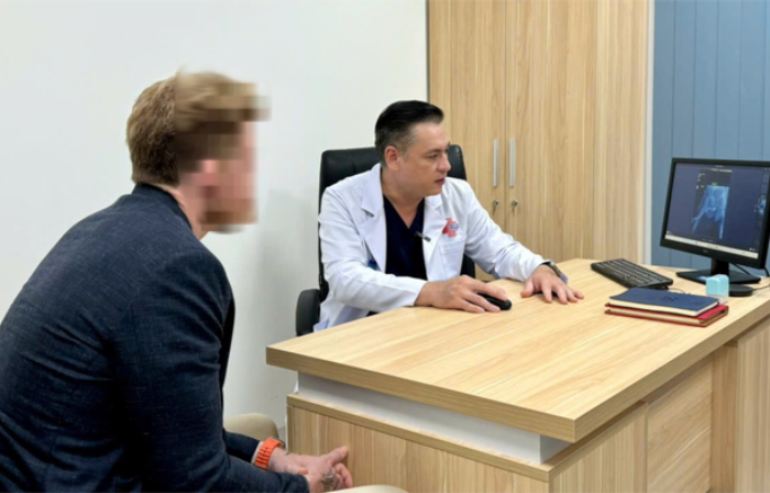 Bệnh nhân tái khám tại bệnh viện. Ảnh: BVCC bac-si-tai-kham-90876.png