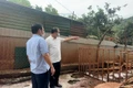 Phó Chủ tịch UBND tỉnh Gia Lai Dương Mah Tiệp kiểm tra tình hình dịch bệnh động vật tại xã Ia Nan