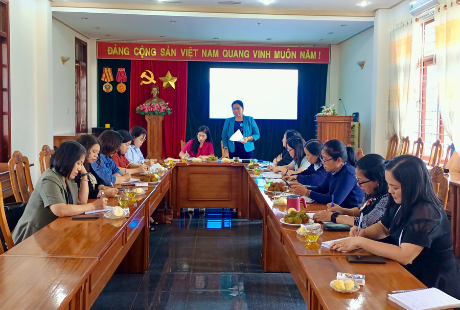 Bà Rơ Chăm H'Hồng-Chủ tịch Hội LHPN tỉnh Gia Lai phát biểu tại buổi làm việc. Ảnh: Kim Thanh img-20250611-171038.jpg