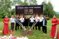 Lễ động thổ xây dựng phim trường Tây Sơn thất hổ tướng tại khu du lịch sinh thái Hầm Hô Rosa Alba. Ảnh: ĐVCC