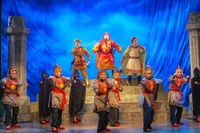 Vở tuồng Nhìn lại một vương triều khắc họa vương triều Hồ (1400 - 1407) để lại nhiều dấu ấn trong lịch sử nước ta. Ảnh: Ngọc Nhuận